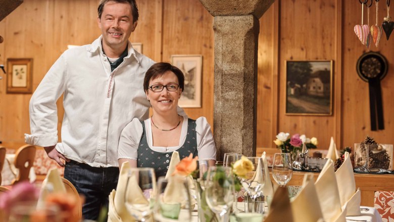 The Pritz family in the restaurant, © BOW Rita Newman The owners of the Hotel Zum Schwarzen Bären, Martin and Erika Pritz, in their restaurant