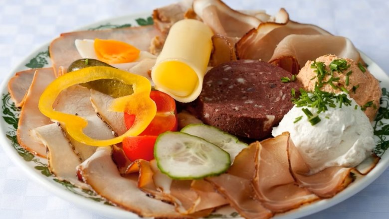 Weingut Gebetsberger Hauerjause beim Heurigen, © Familie Gebetsberger Weingut Gebetsberger Hauerjause beim Heurigen, © Familie Gebetsberger