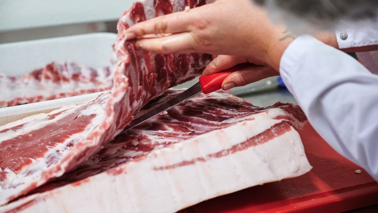 Zerlegung Turopolje - Bauchfleisch, © Mara Hauck Zerlegung Turopolje - Bauchfleisch, © Mara Hauck