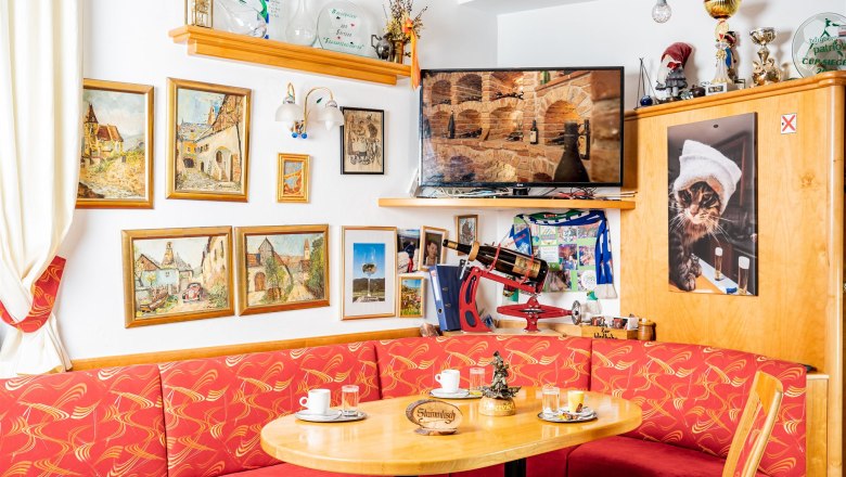 Gemütliche Sitzecke im Cafe Bruckner, © Georg Pomassl Gemütliche Sitzecke im Cafe Bruckner, © Georg Pomassl