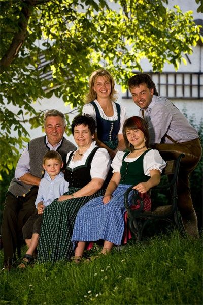 Familie Langthaler - Gasthaus Bauer und Wirt Langthaler
