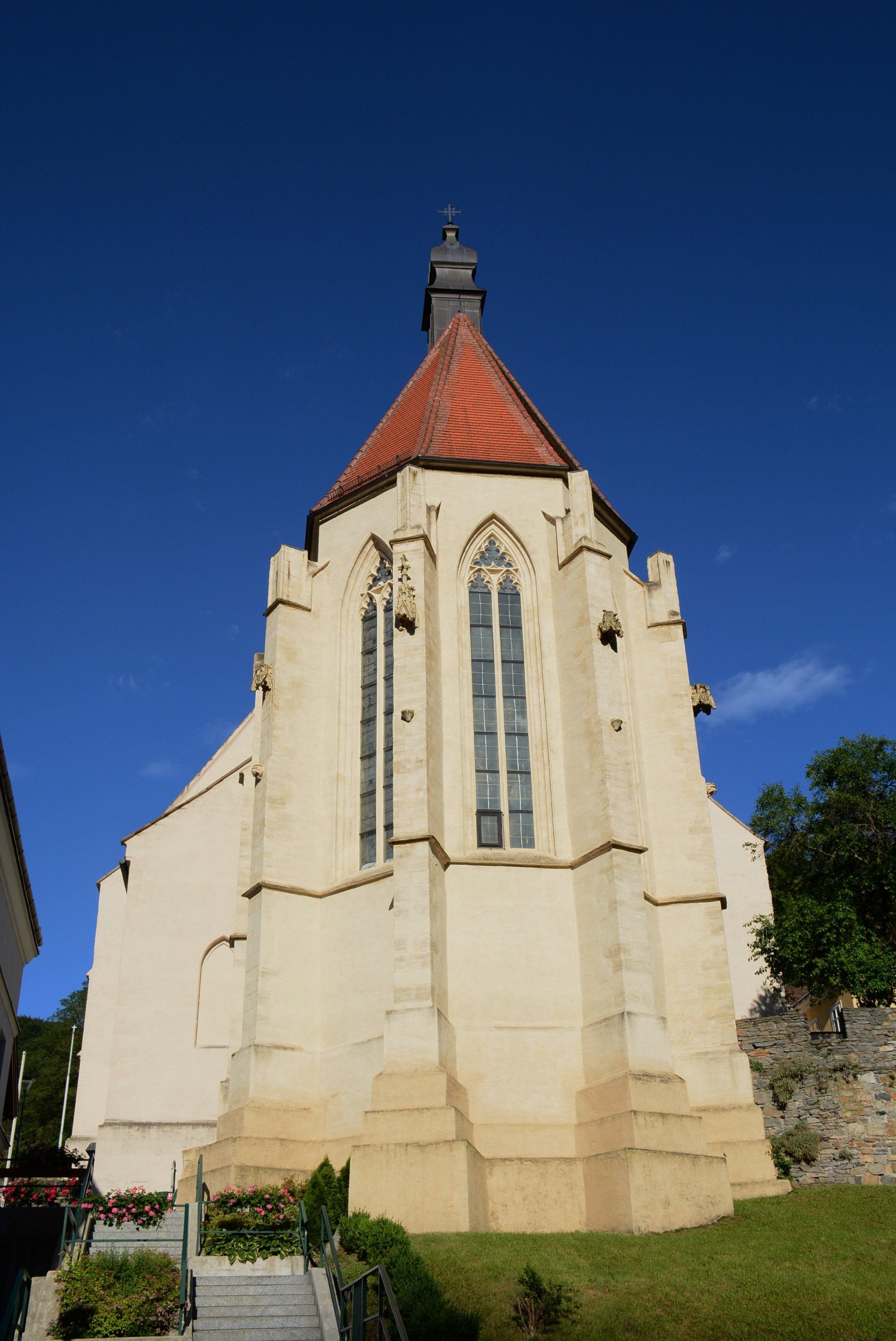 Die Pfarrkirche in Weiten.