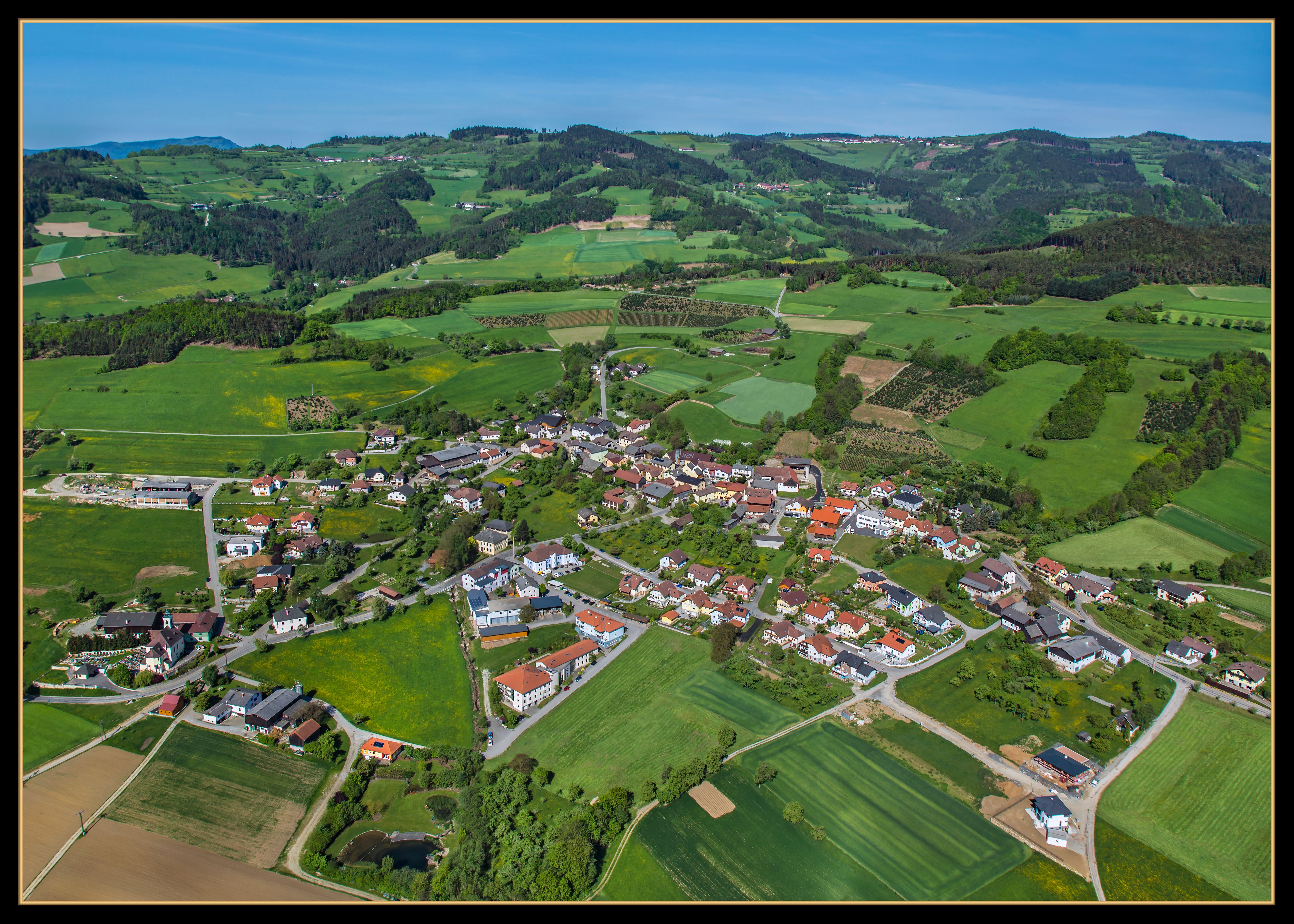Ein Bild des Dorfes Raxendorf aus der Luft.