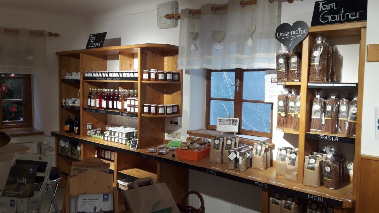 Products in the Maria Laach farm store, &copy; Auer Milchhof