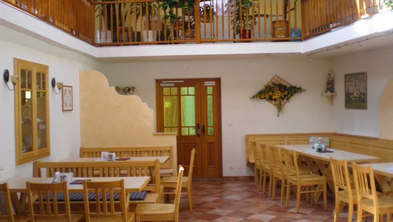 Mostheuriger, &copy; Mostheuriger H&ouml;finger