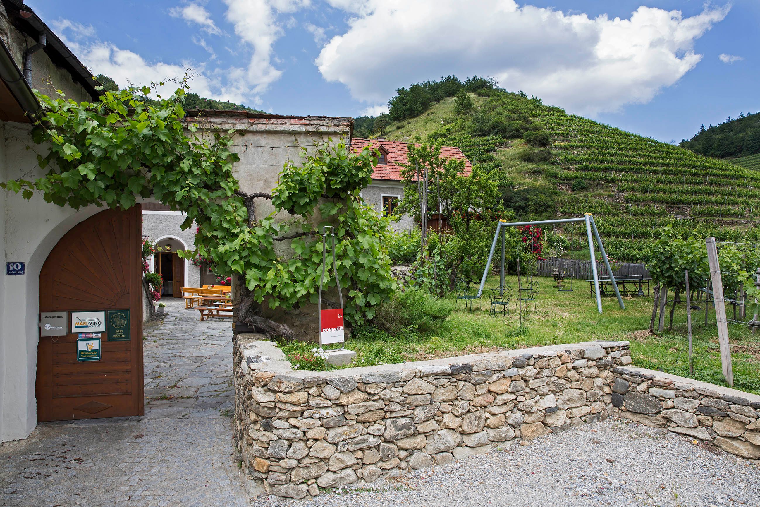 Eingangsbereich zum Weingut Helmut Donabaum
