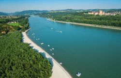 Der Natursandstrand an der Donau in Emmersdorf 