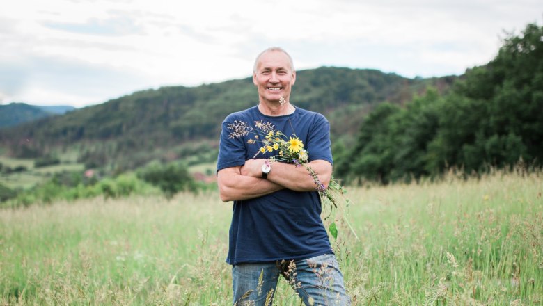 Landwirt Johann Dallinger aus Mühldorf auf seiner Wiese, © Brandingbrothers.at