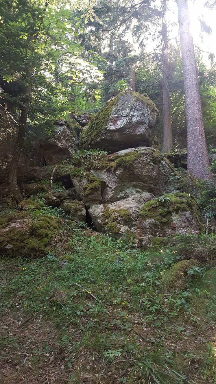 Am Kaiserhöhlenweg