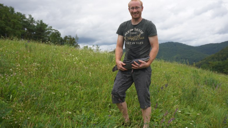 Florian Dallinger mit einem frisch gefischtem Edelwels, © Naturpark Jauerling-Wachau