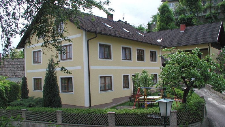 Hausansicht Familie Lindenhofer, &copy; Familie Lindenhofer