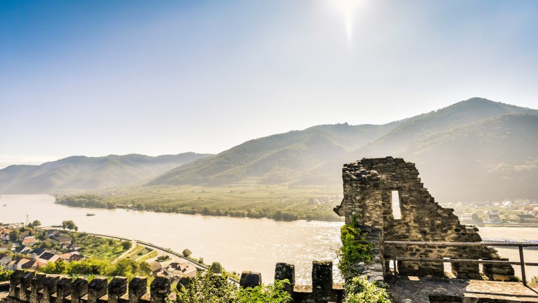 View of Spitz from the Hinterhaus ruins, © Robert Herbst