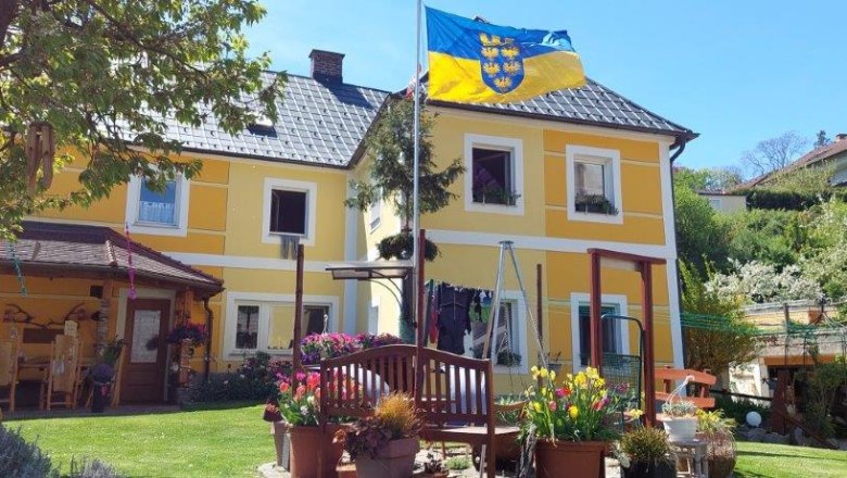 Garden with house, &copy; Familie Pemmer