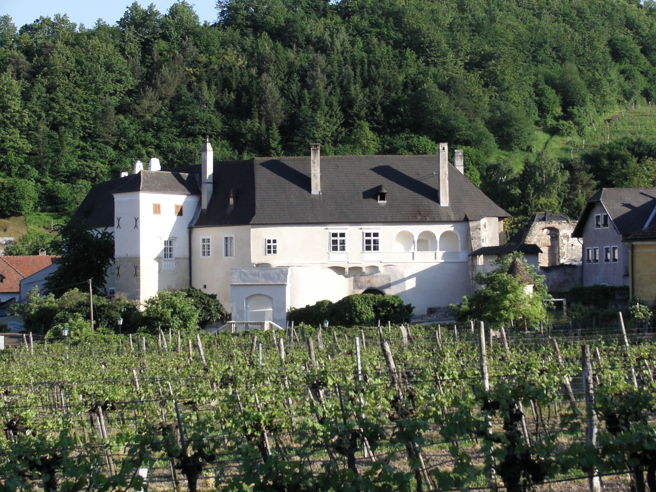 Das Große weiße Schloss Spitz. 