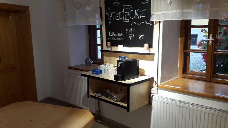 Coffee corner in the farm store, &copy; Auer Milchhof