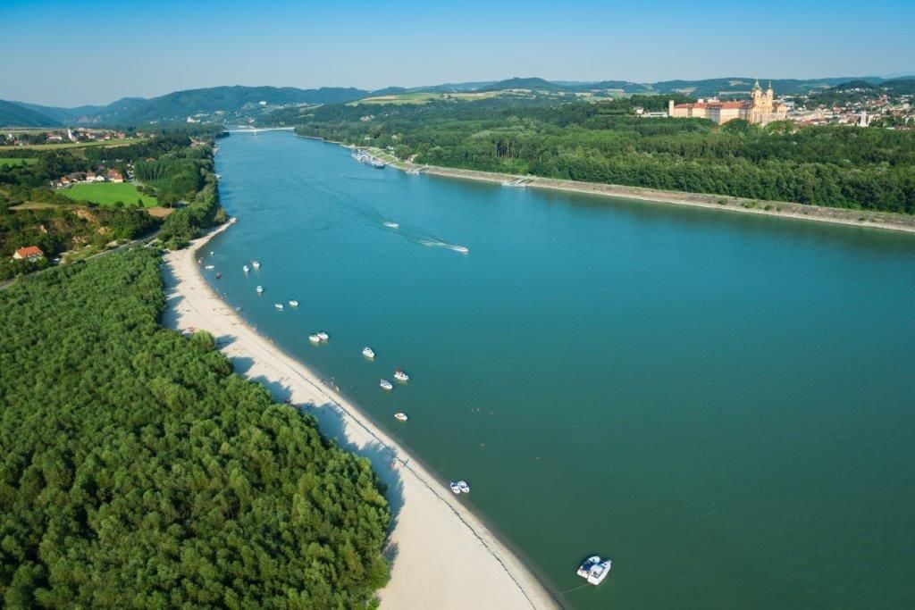 Der Natursandstrand an der Donau in Emmersdorf 