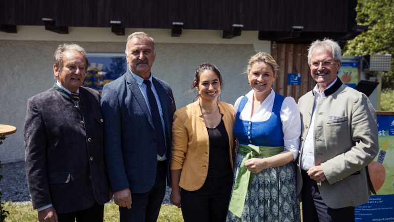 Franz Trautsamwieser, Obmann Aussichtswarte Jauerling, Edmund Binder, Naturparkobmann, Mathilde Stallegger, GF Naturpark, Landesrat Susanne Rosenkranz, Landtagspräsident Karl Wilfing, © Chris Laistler // Branding Brothers