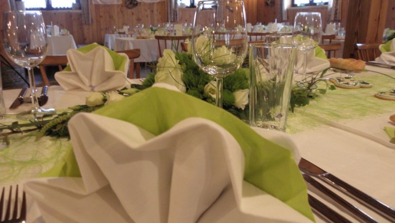 Harmonikawirt gedeckter Tisch, © Harmonikawirt Familie Lagler