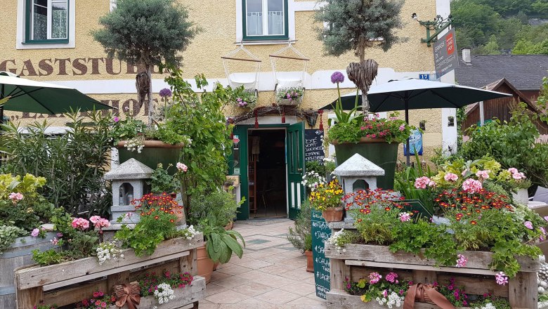 Entrance area and guest garden at the Buchberger, &copy; Buchbergers Landhof